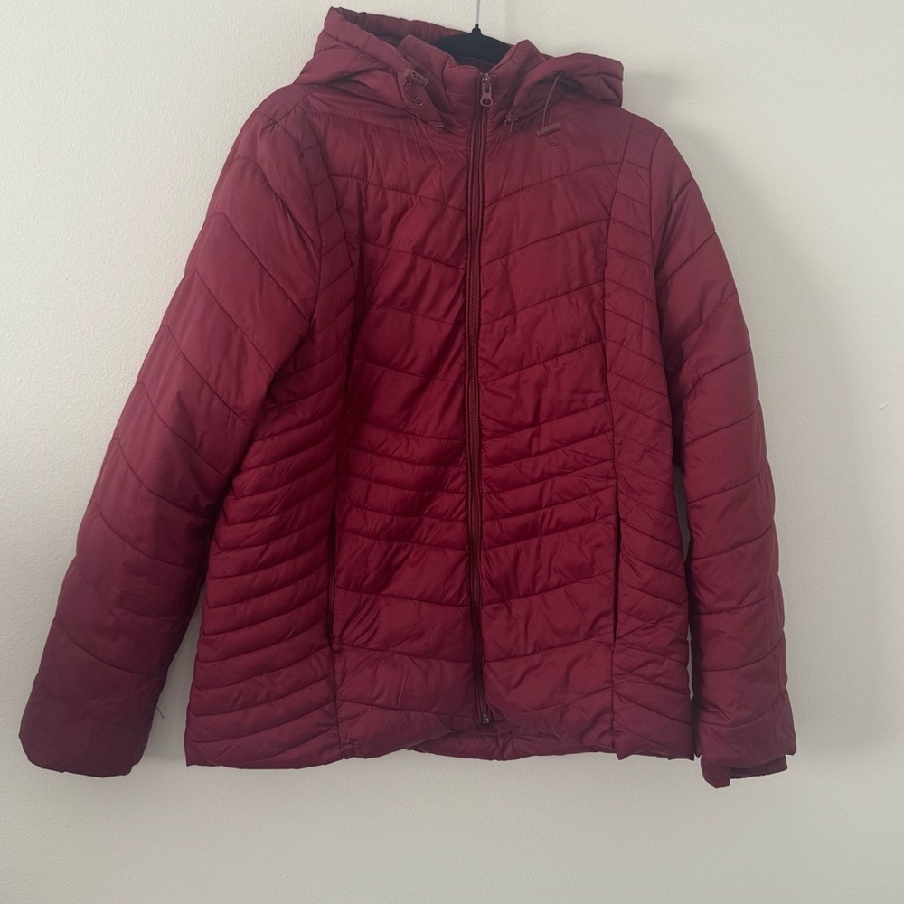 Xersion Womens Burgundy Quilted Puffer Jacket Size L Hooded Lightweight Coat